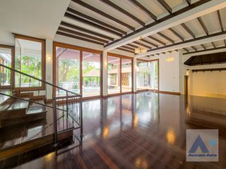 For rent 5 Beds house in Khlong Toei, Bangkok