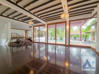 For rent 5 Beds house in Khlong Toei, Bangkok