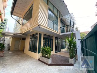 For rent 3 Beds house in Khlong Toei, Bangkok