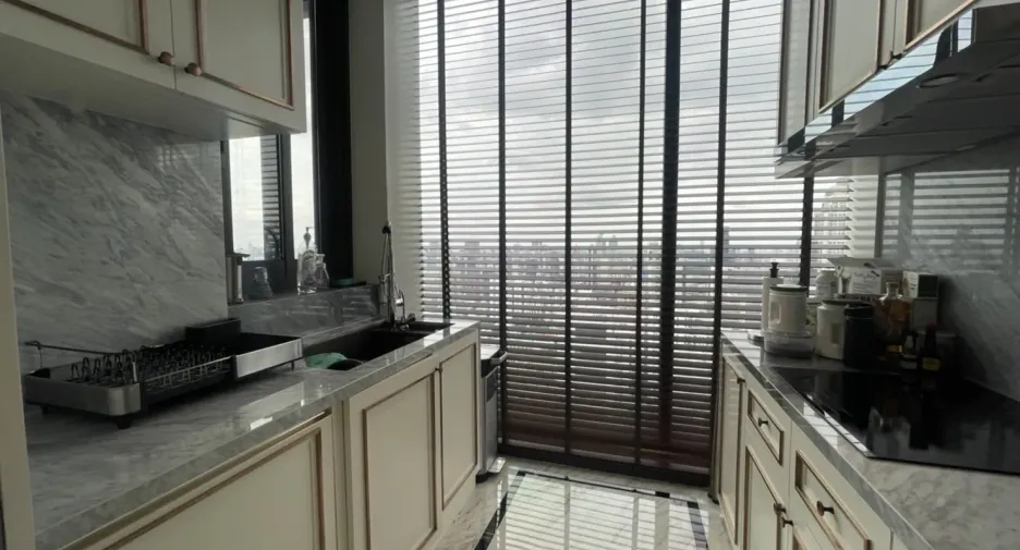 For sale 3 Beds condo in Watthana, Bangkok