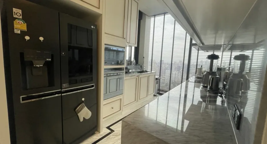 For sale 3 Beds condo in Watthana, Bangkok