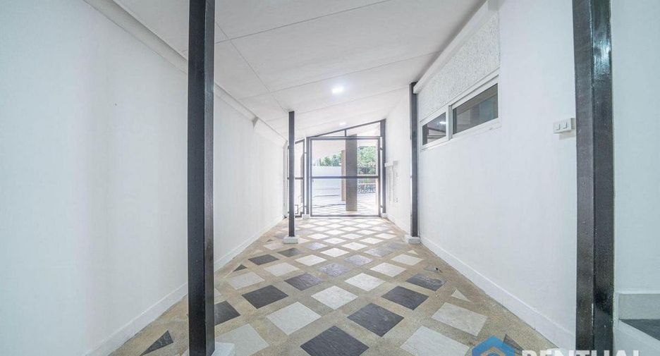 Haus zum Kauf mit 5 Zimmer in Bang Lamung, Chonburi