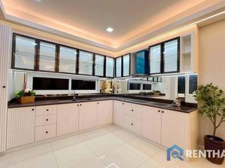 Casa en venta de 5 habitaciones en Bang Lamung, Chonburi