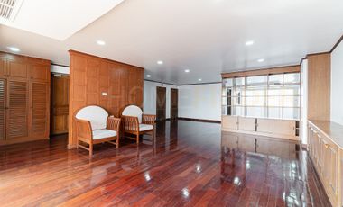 For rent 3 bed house in Watthana, Bangkok