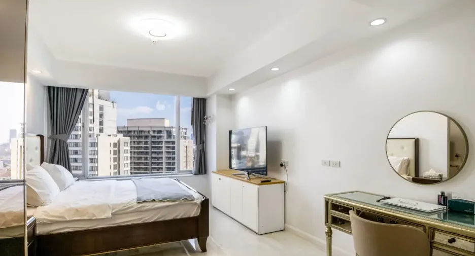 À louer 2 chambres condo à Pathum Wan, Bangkok