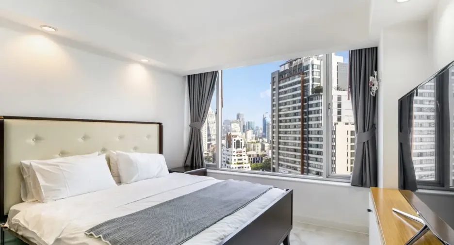 À louer 2 chambres condo à Pathum Wan, Bangkok