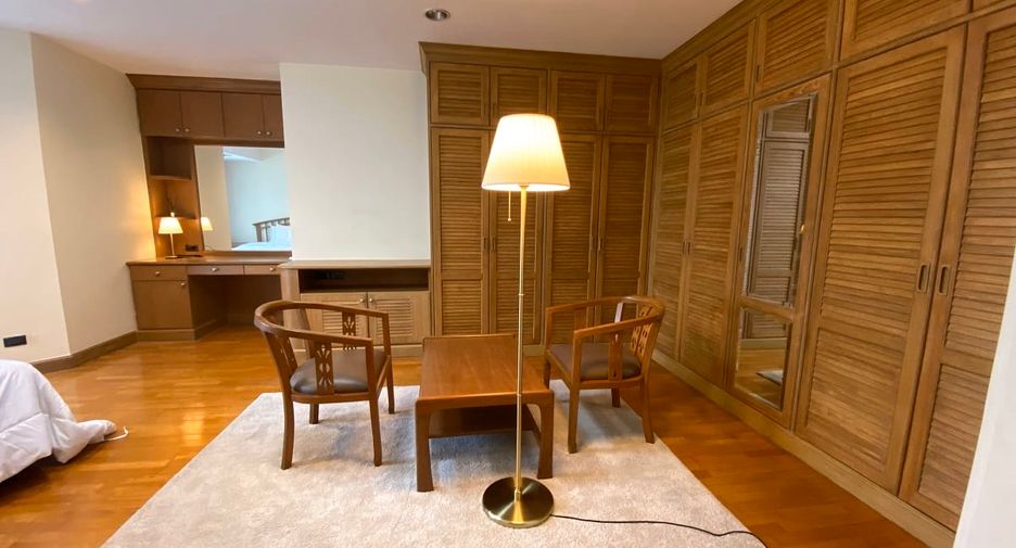 For sale 3 ベッドルーム condo in Watthana, Bangkok