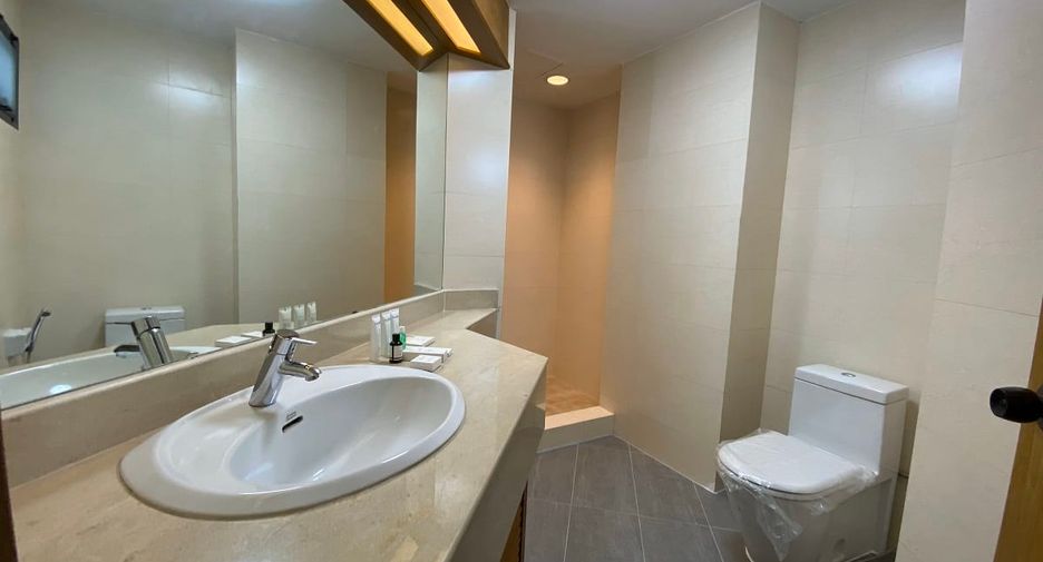 For sale 3 ベッドルーム condo in Watthana, Bangkok