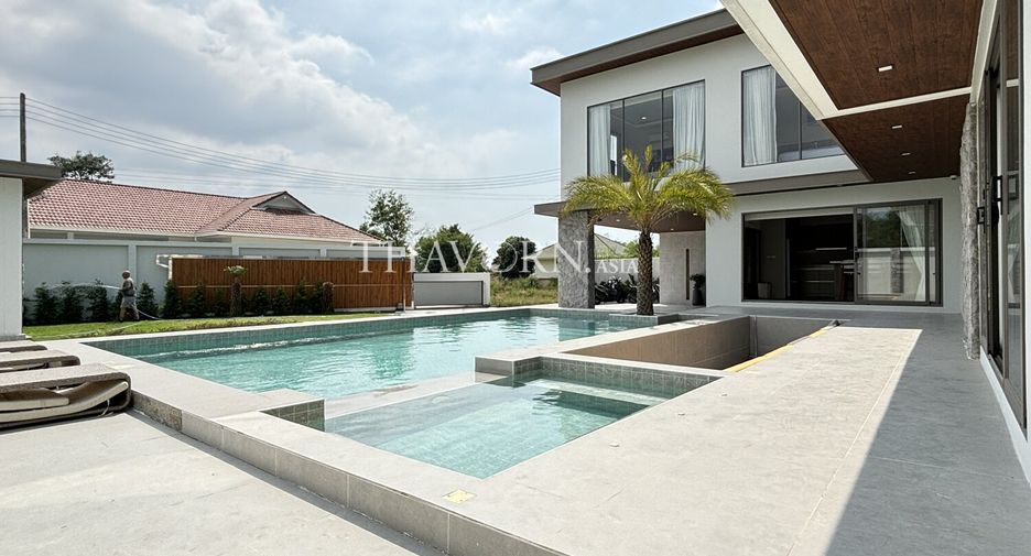 Casa en venta de 7 habitaciones en Bang Lamung, Chonburi