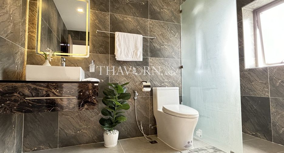 Casa en venta de 7 habitaciones en Bang Lamung, Chonburi