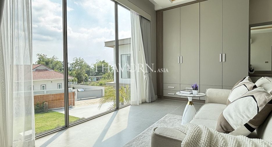 Casa en venta de 7 habitaciones en Bang Lamung, Chonburi