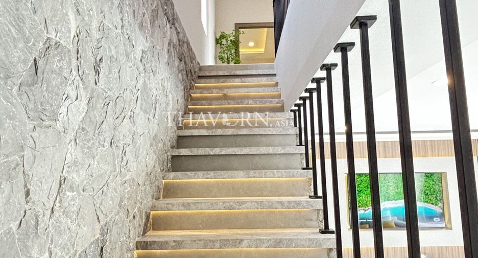 Casa en venta de 7 habitaciones en Bang Lamung, Chonburi