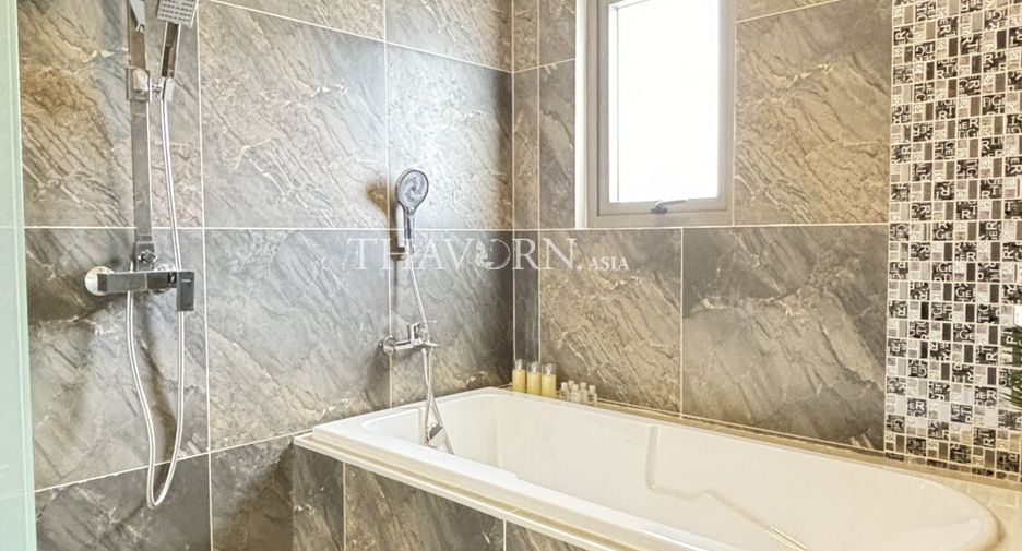 Casa en venta de 7 habitaciones en Bang Lamung, Chonburi