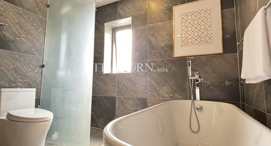 Casa en venta de 7 habitaciones en Bang Lamung, Chonburi
