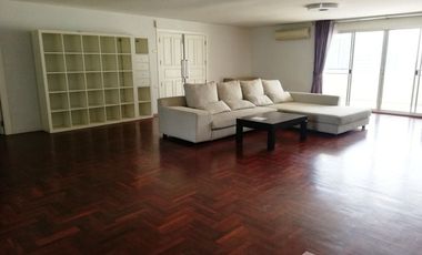 For rent 3 bed condo in Watthana, Bangkok