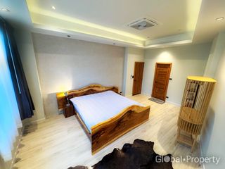 For rent and for sale 2 bed condo in Pratumnak, Pattaya