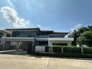Haus zum Kauf mit 4 Zimmer in Lam Luk Ka, Pathum Thani