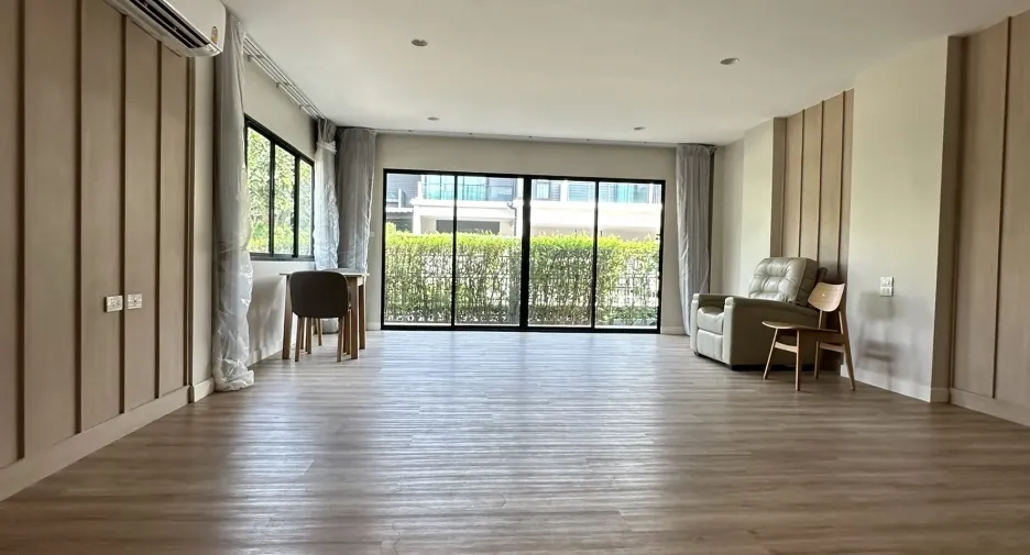 For sale 4 ベッドルーム house in Lam Luk Ka, Pathum Thani