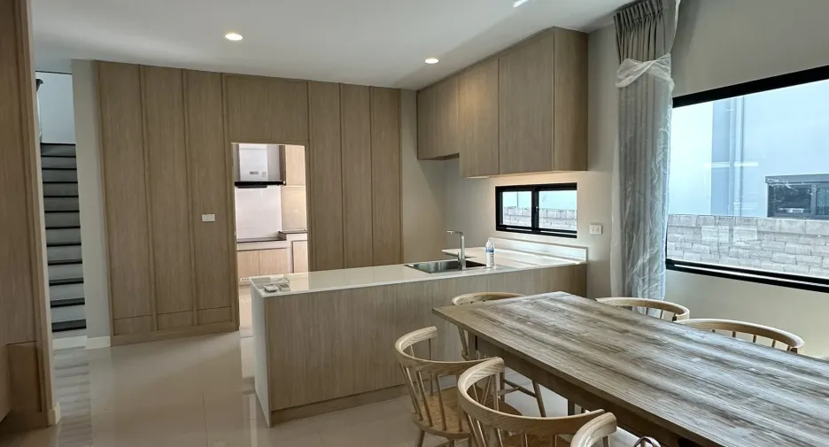 For sale 4 ベッドルーム house in Lam Luk Ka, Pathum Thani