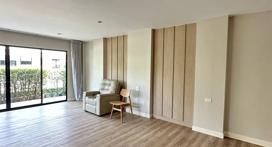 For sale 4 ベッドルーム house in Lam Luk Ka, Pathum Thani