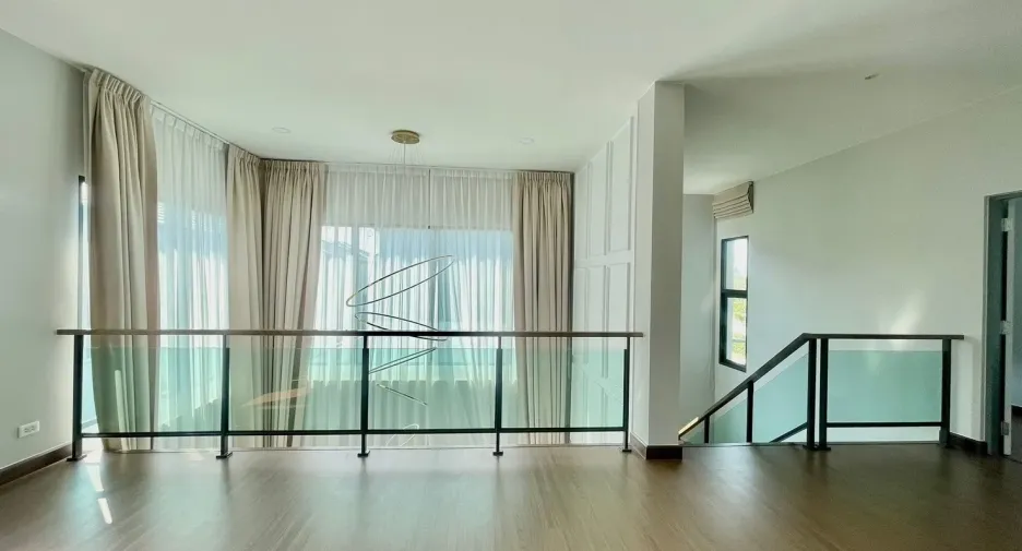 出租 4 卧室 独立屋 在 Bang Phli, Samut Prakan