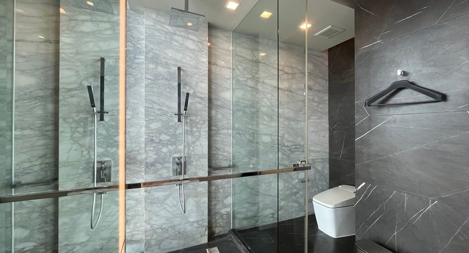 For sale 2 bedrooms condo in Watthana, Bangkok