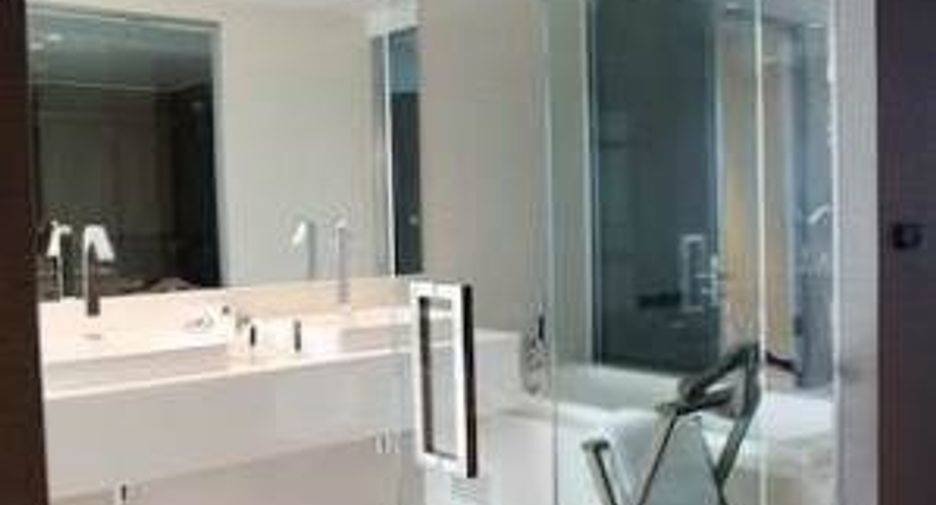 For rent 3 bedrooms house in Watthana, Bangkok