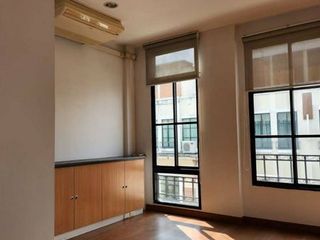For rent 3 Beds townhouse in Wang Thonglang, Bangkok
