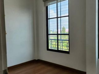 For rent 3 Beds townhouse in Wang Thonglang, Bangkok