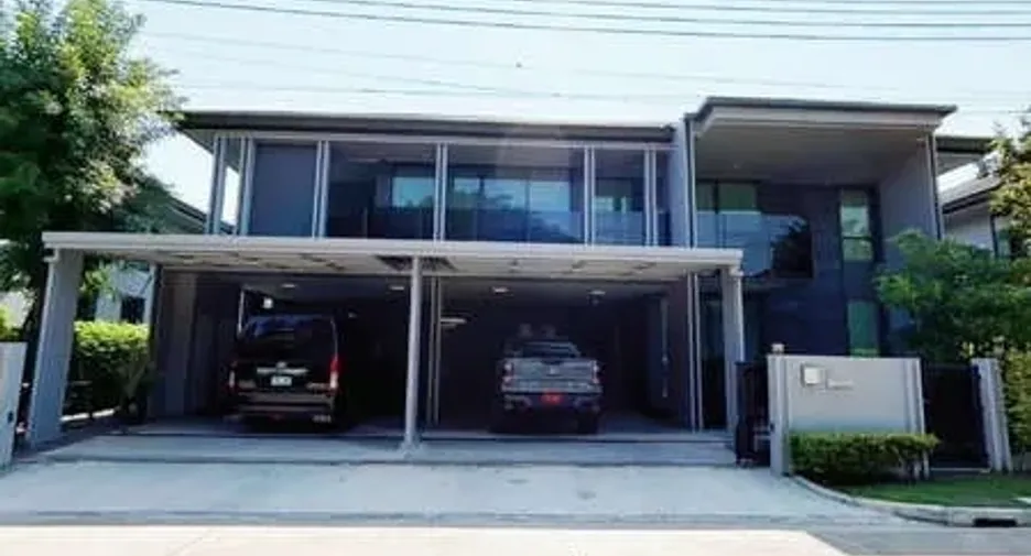 For rent 5 bedrooms house in Bang Kapi, Bangkok