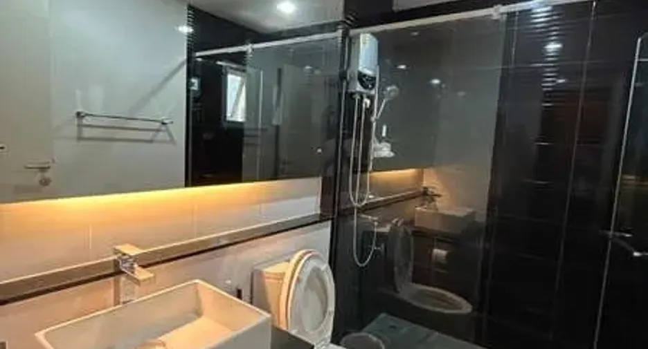 For rent 5 bedrooms house in Bang Kapi, Bangkok