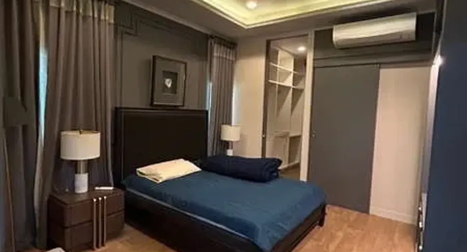For rent 5 bedrooms house in Bang Kapi, Bangkok