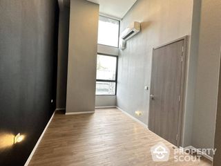 For sale 3 Beds condo in Huai Khwang, Bangkok