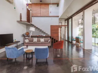 For sale 5 Beds house in Thon Buri, Bangkok