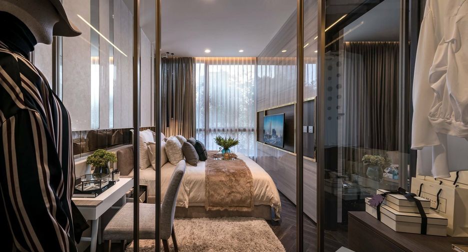 For sale 1 bed condo in Khlong Toei, Bangkok