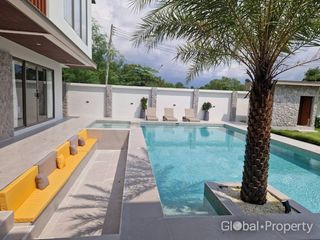 Haus zum Kauf mit 7 Zimmer in Bang Lamung, Chonburi