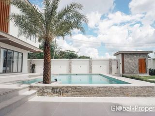 Haus zum Kauf mit 7 Zimmer in Bang Lamung, Chonburi