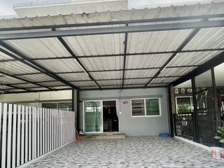 For sale 2 Beds townhouse in Lam Luk Ka, Pathum Thani