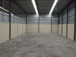 For rent warehouse in Ban Phaeo, Samut Sakhon
