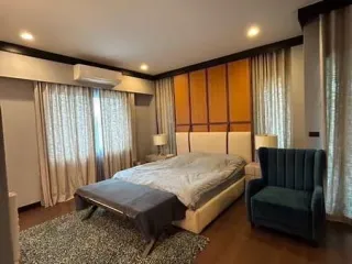 ให้เช่า 4 ห้องนอน บ้านเดี่ยว ใน บางกะปิ, กรุงเทพฯ