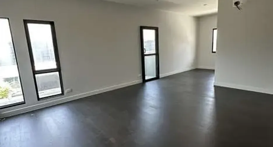 For sale 4 bedrooms house in Lam Luk Ka, Pathum Thani