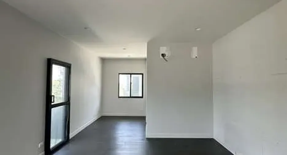 For sale 4 bedrooms house in Lam Luk Ka, Pathum Thani