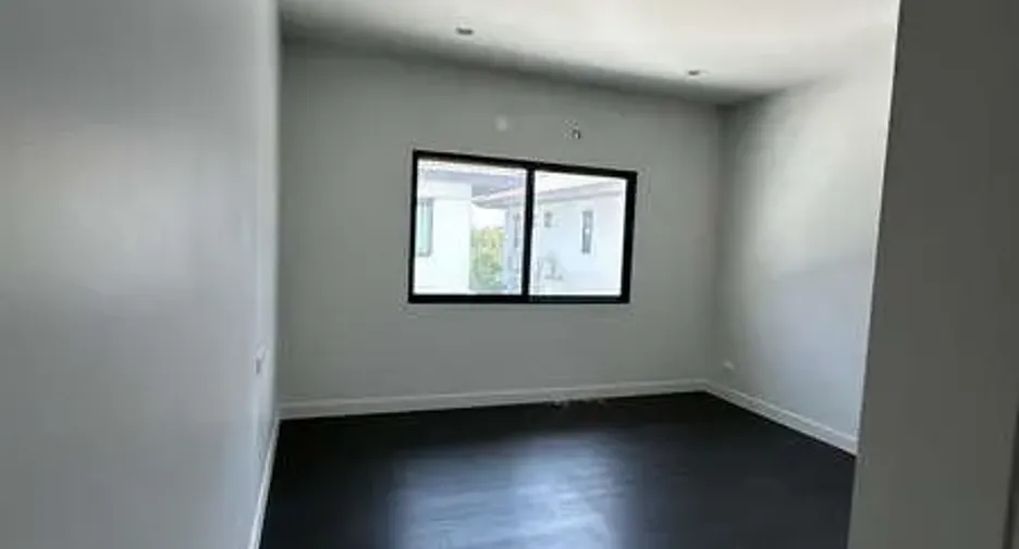 For sale 4 bedrooms house in Lam Luk Ka, Pathum Thani