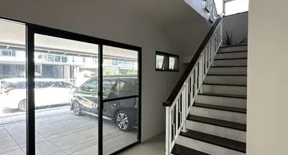 For sale 4 bedrooms house in Lam Luk Ka, Pathum Thani