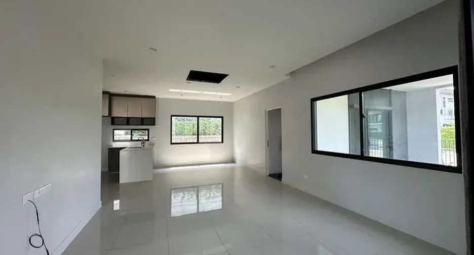 For sale 4 bedrooms house in Lam Luk Ka, Pathum Thani