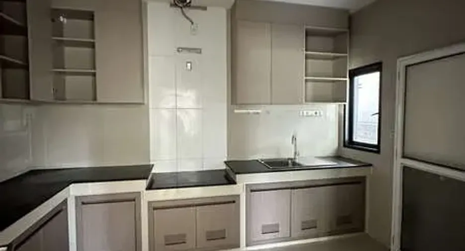 For sale 4 bedrooms house in Lam Luk Ka, Pathum Thani