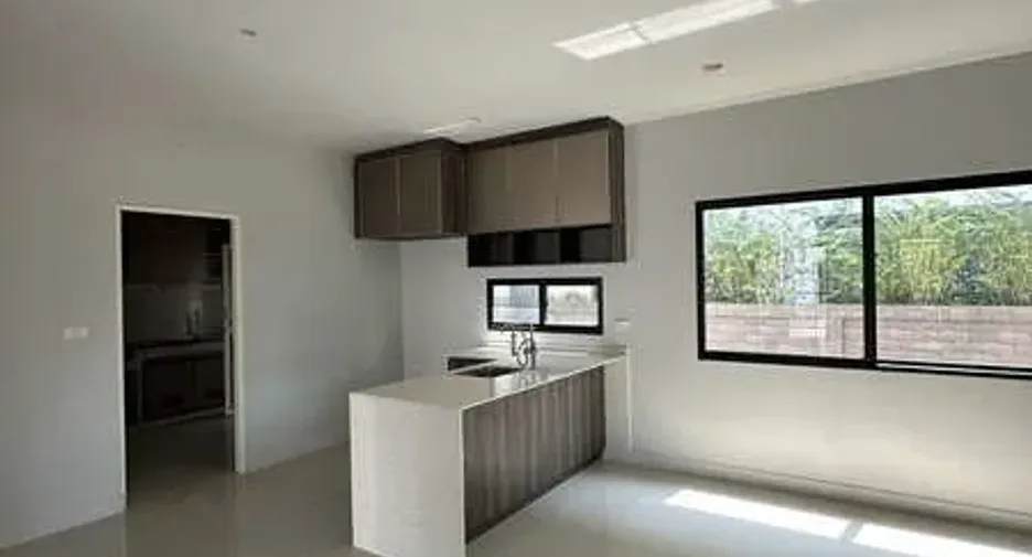 For sale 4 bedrooms house in Lam Luk Ka, Pathum Thani