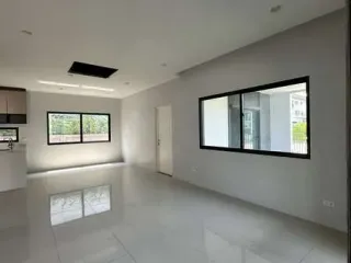 Haus zum Kauf mit 4 Zimmer in Lam Luk Ka, Pathum Thani