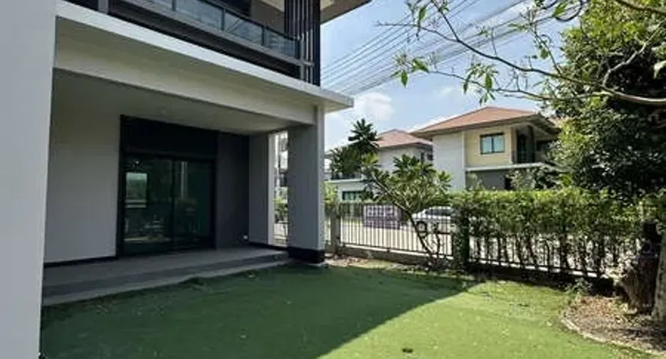 For sale 4 bedrooms house in Lam Luk Ka, Pathum Thani
