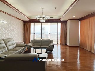 For rent 3 bed condo in Yan Nawa, Bangkok